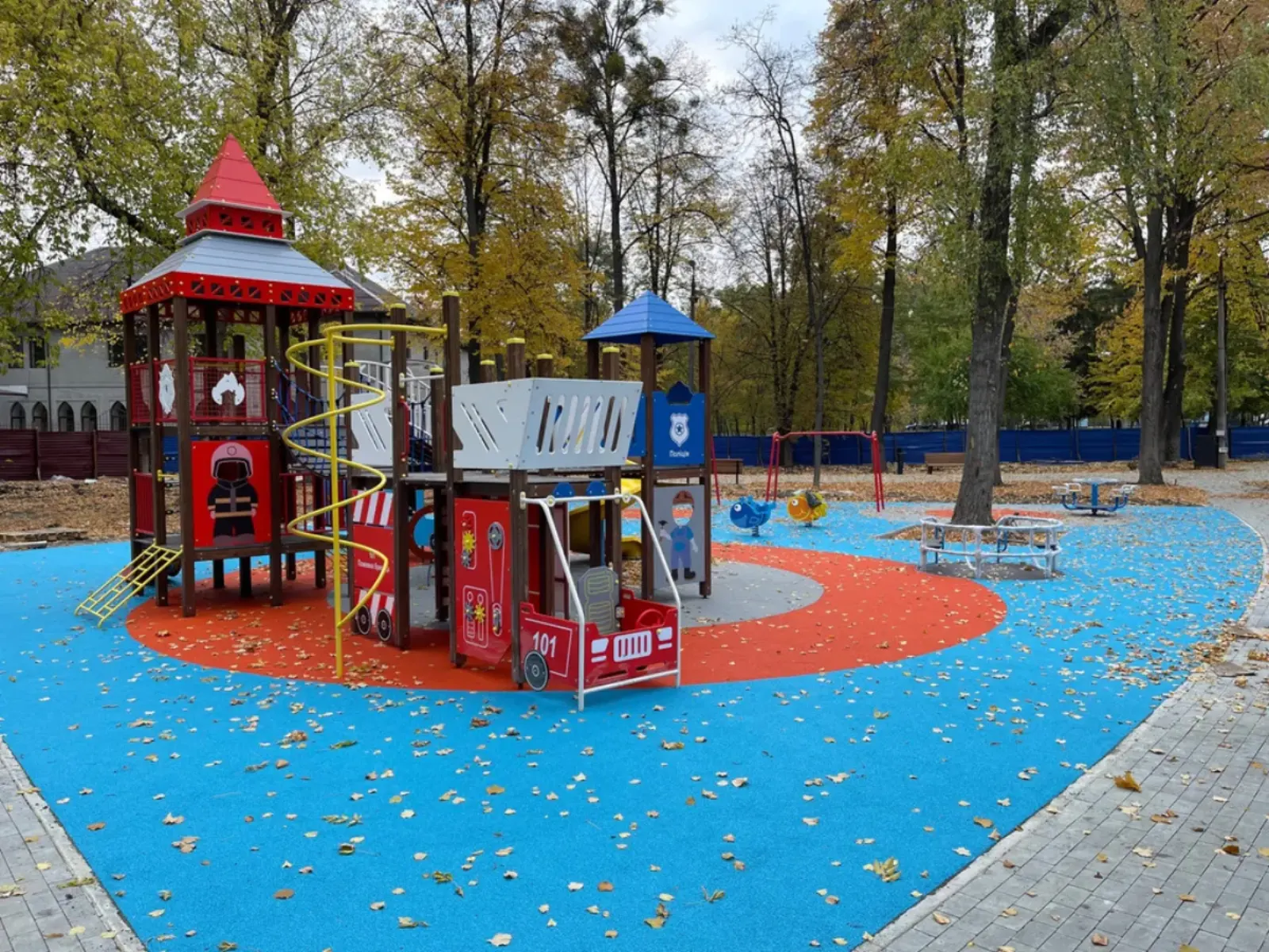 Two-layer surface of EPDM and SBR crumb for a playground, Park