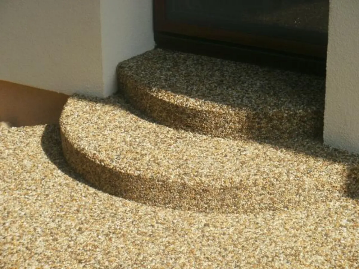 Stone carpet installation by B-Cool