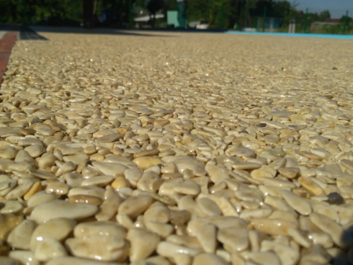 Stone carpet installation by B-Cool