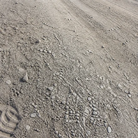Base de piedra triturada compactada y lista para la losa